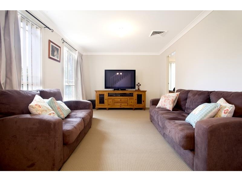 25 Sir John Jamison Circuit, Glenmore Park NSW 2745