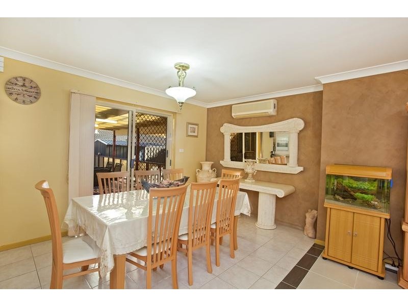 28 Woodlands Drive, Glenmore Park NSW 2745