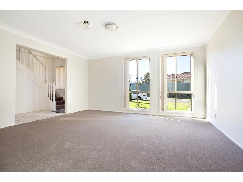 2 Tanglewood Close, Glenmore Park NSW 2745