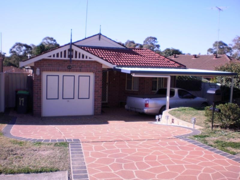17 Kenneth Slessor Drive, Glenmore Park NSW 2745