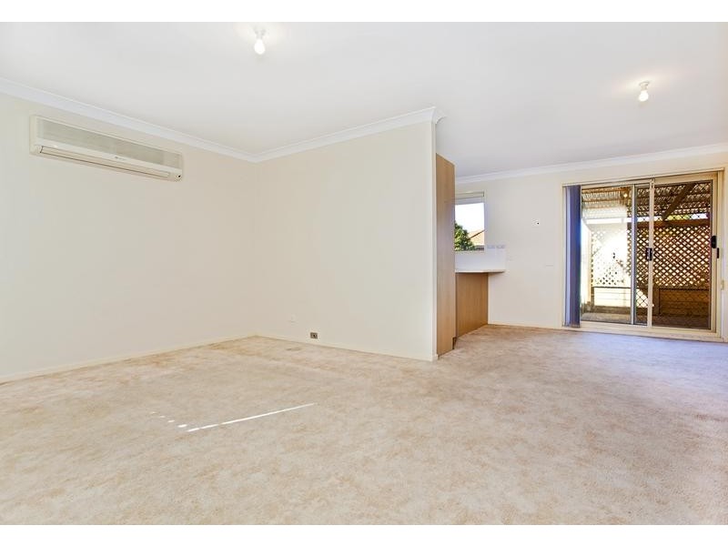 6 Dillwynia Drive, Glenmore Park NSW 2745