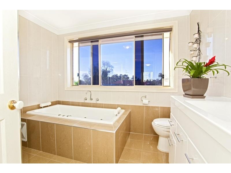 2 Iris Court, Glenmore Park NSW 2745