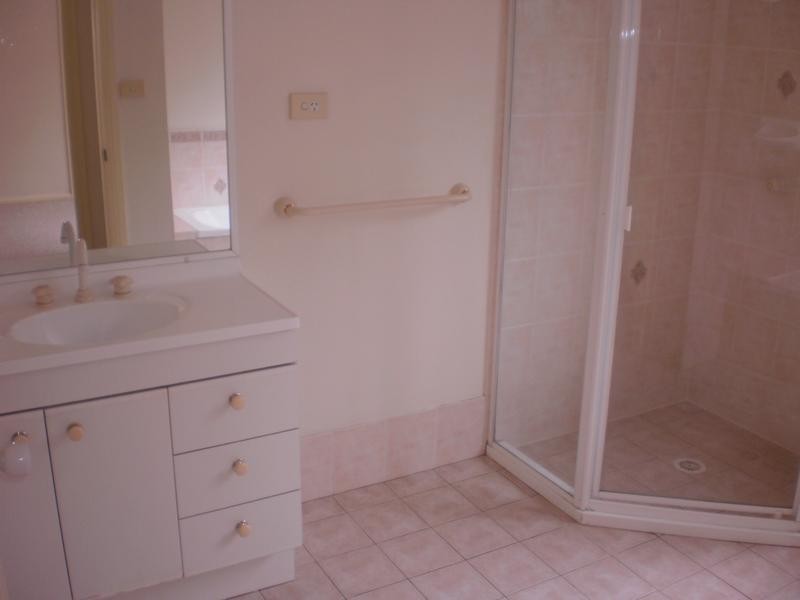 8A Arbour Grove, Quakers Hill NSW 2763