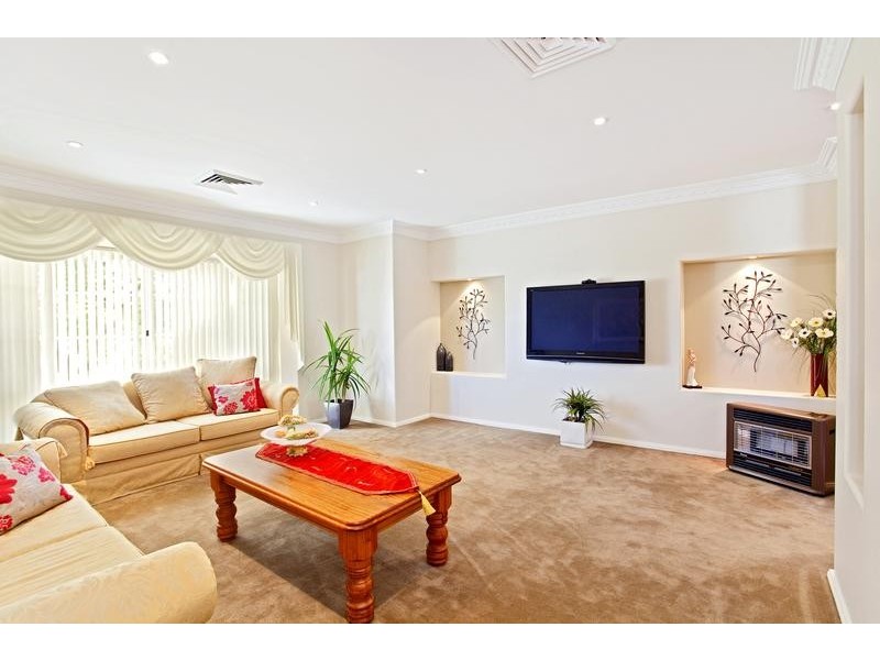 3 Massey Way, Glenmore Park NSW 2745