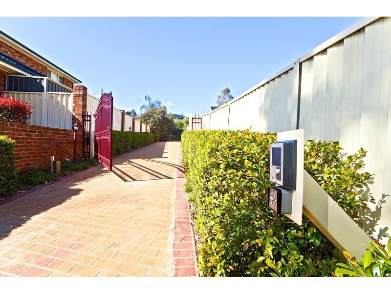 6 Marie Pitt Place, Glenmore Park NSW 2745