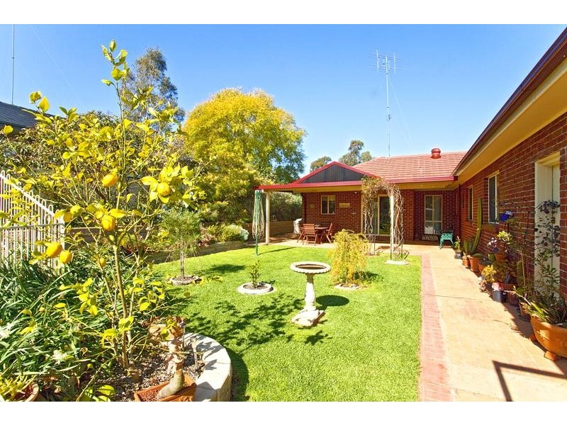 6 Marie Pitt Place, Glenmore Park NSW 2745