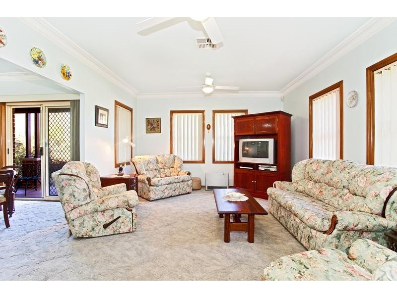 6 Marie Pitt Place, Glenmore Park NSW 2745