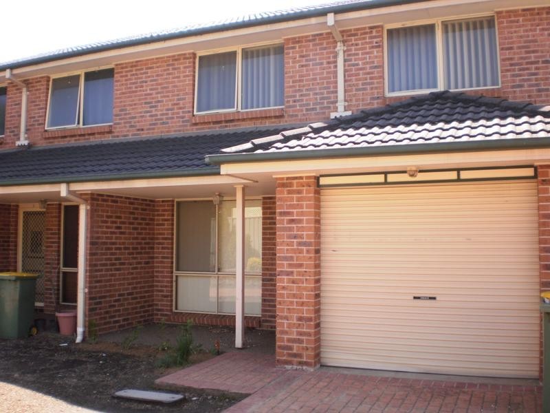 1/6 Tench Place, Glenmore Park NSW 2745