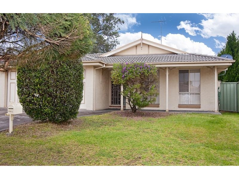 10 Riviera Place, Glenmore Park NSW 2745