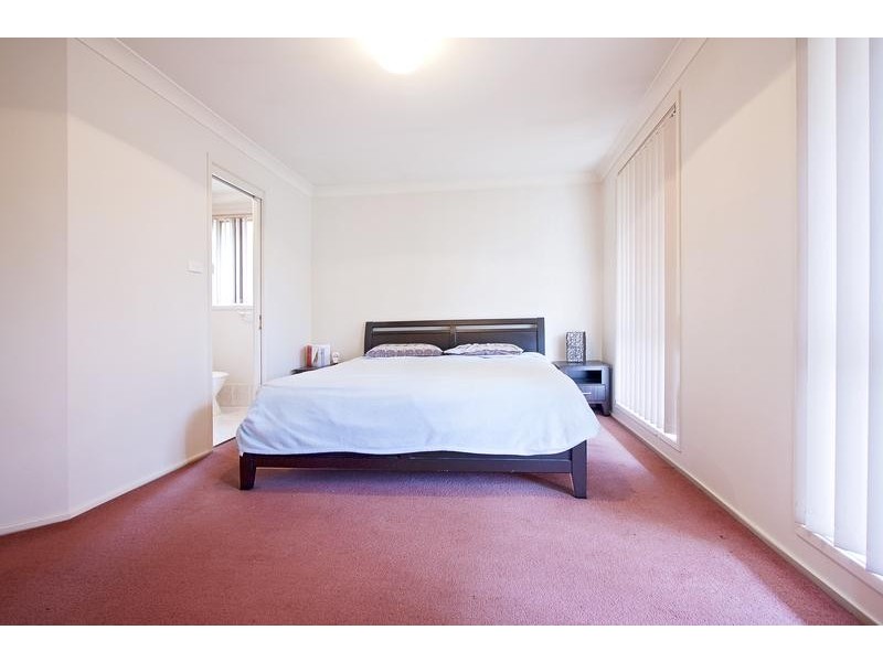 10 Riviera Place, Glenmore Park NSW 2745