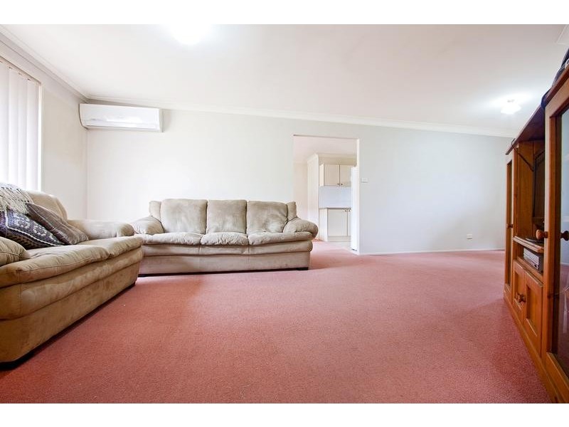 10 Riviera Place, Glenmore Park NSW 2745