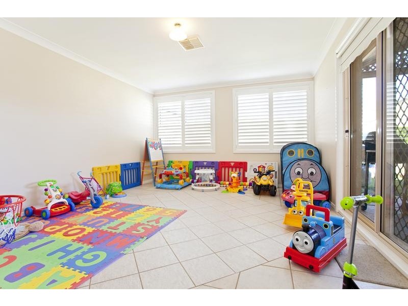 18 Wattlebird Crescent, Glenmore Park NSW 2745