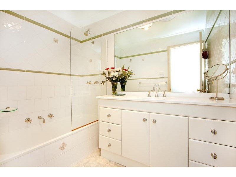 2 Kenneth Slessor Drive, Glenmore Park NSW 2745