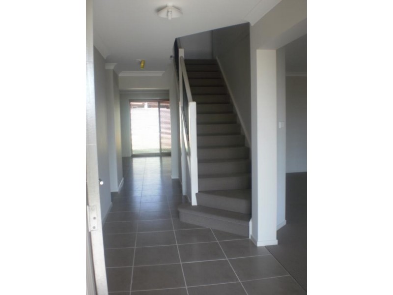 8 Turret Place, Glenmore Park NSW 2745