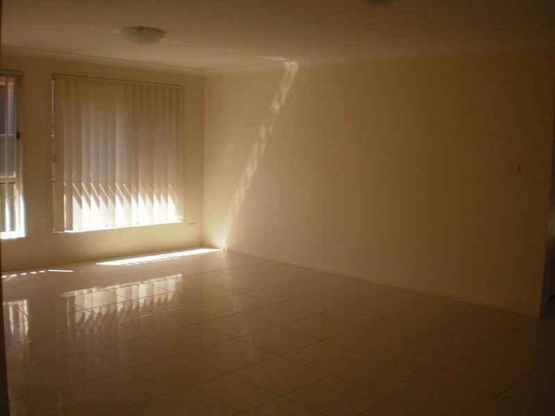 17 Wallan Ave, Glenmore Park NSW 2745