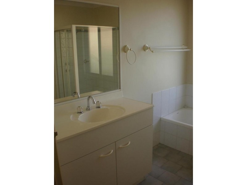 17 Wallan Ave, Glenmore Park NSW 2745