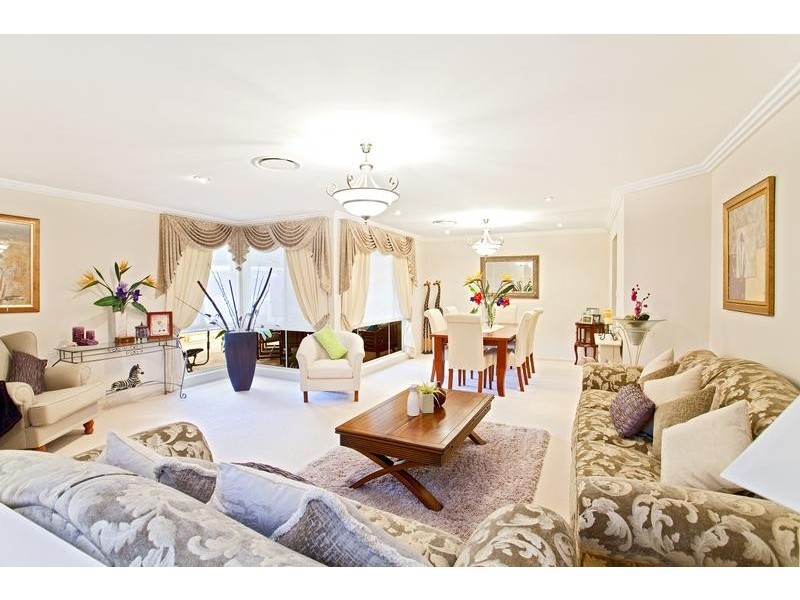 98 Glengarry Drive, Glenmore Park NSW 2745