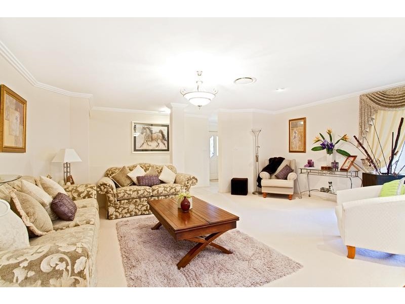 98 Glengarry Drive, Glenmore Park NSW 2745