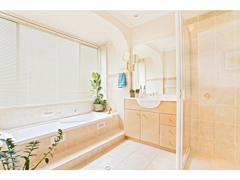 98 Glengarry Drive, Glenmore Park NSW 2745