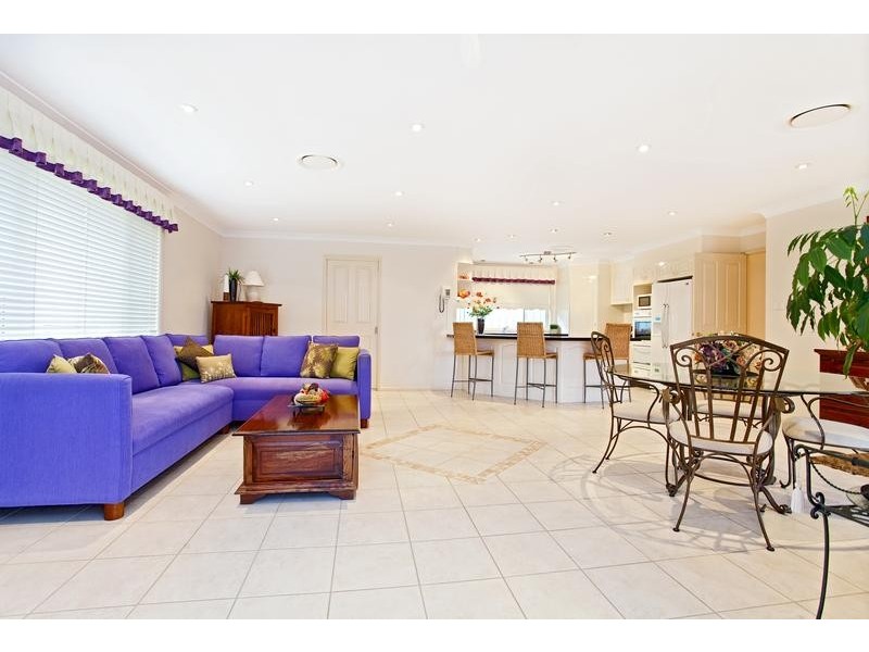 98 Glengarry Drive, Glenmore Park NSW 2745