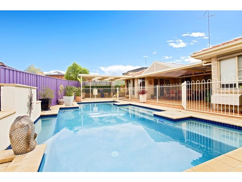 98 Glengarry Drive, Glenmore Park NSW 2745