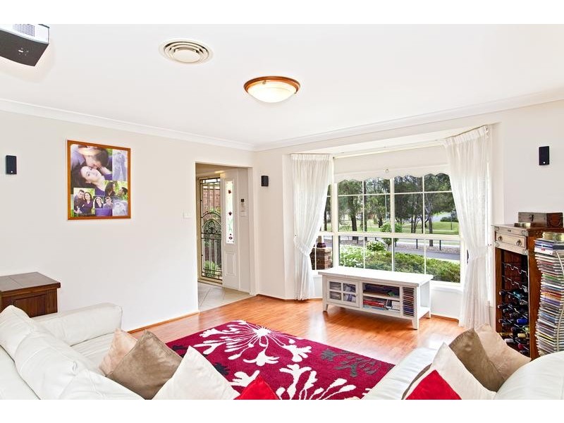 17 Devaney Avenue, Glenmore Park NSW 2745