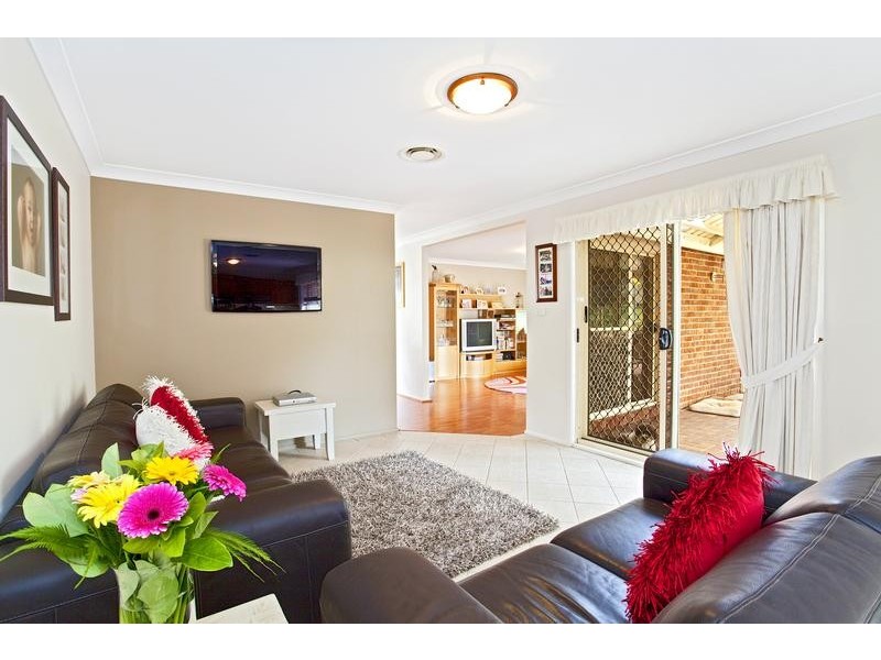 17 Devaney Avenue, Glenmore Park NSW 2745