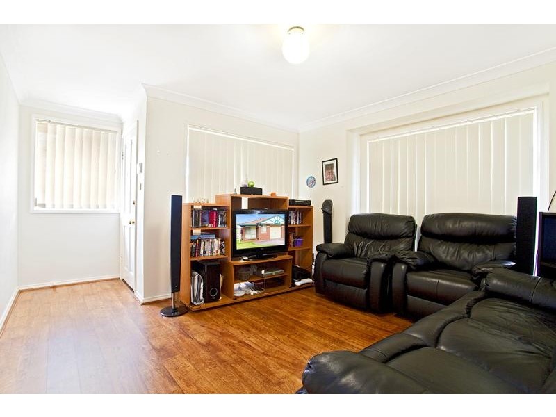 2/3 Pardalote Place, Glenmore Park NSW 2745