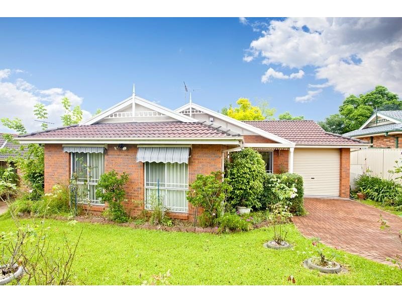 5 Brady Place, Glenmore Park NSW 2745