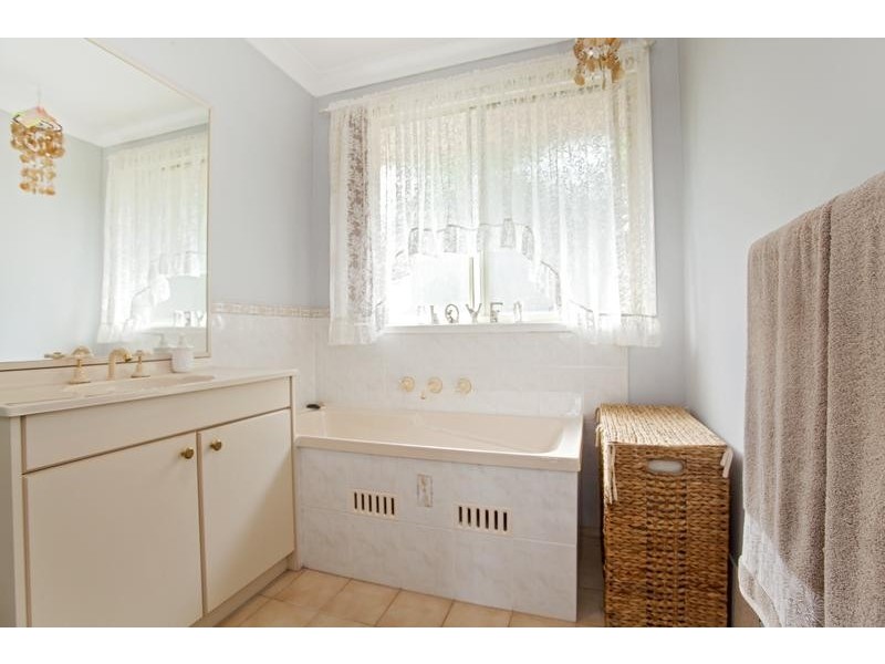 27 Muru Drive, Glenmore Park NSW 2745