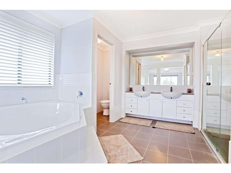 5 Fairwater Court, Glenmore Park NSW 2745