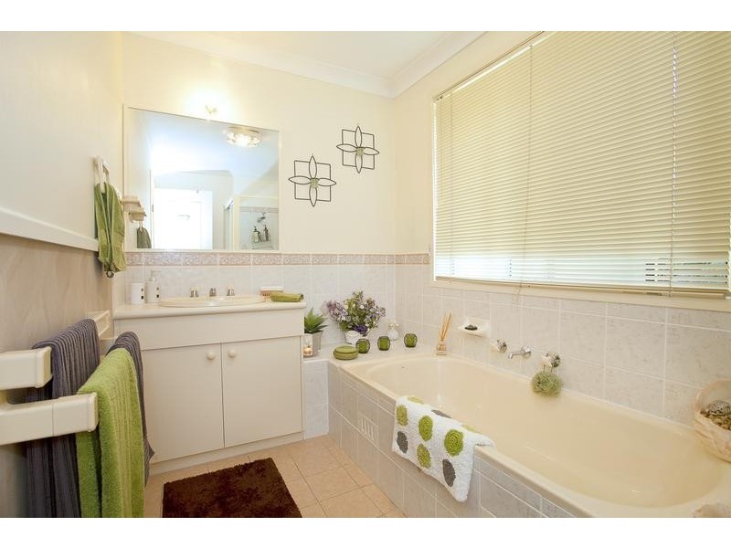 14 Yellow Gum Close, Glenmore Park NSW 2745