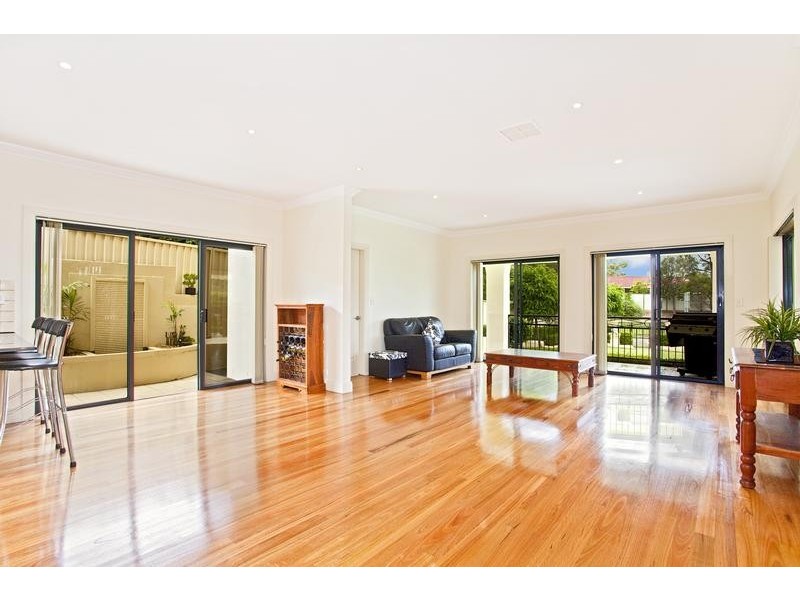 8 Marie Pitt Place, Glenmore Park NSW 2745