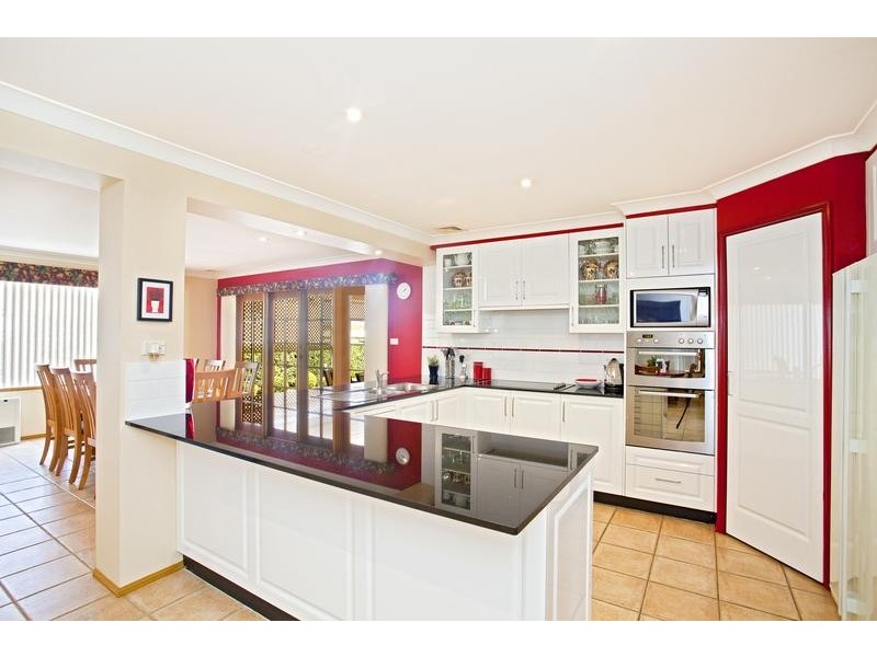 16 Mandalong Terrace, Glenmore Park NSW 2745