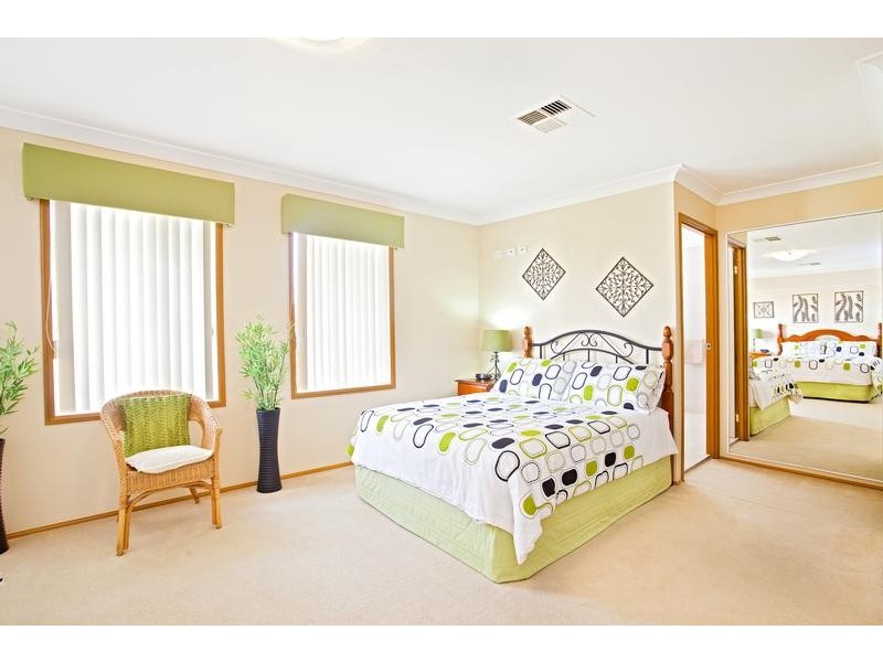 16 Mandalong Terrace, Glenmore Park NSW 2745