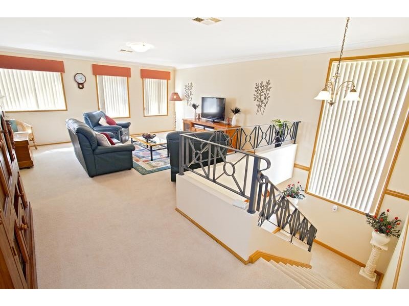 16 Mandalong Terrace, Glenmore Park NSW 2745