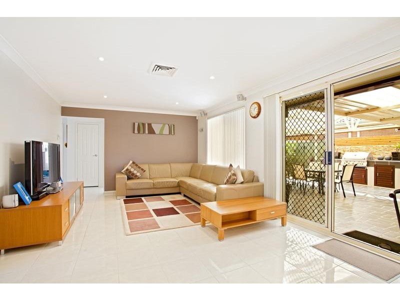 32 Prestwick Terrace, Glenmore Park NSW 2745