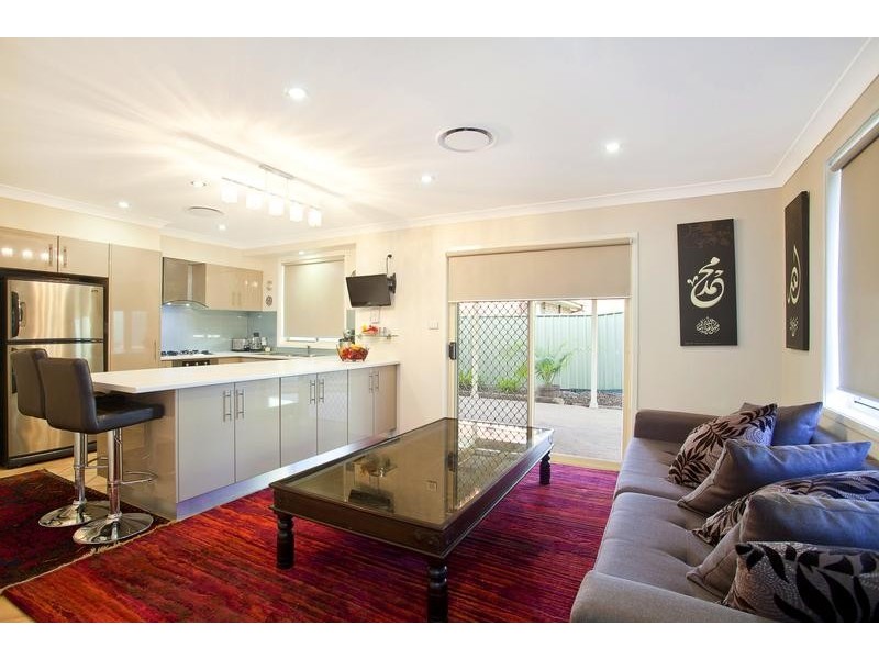 8 Mari Close, Glenmore Park NSW 2745
