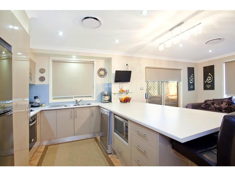 8 Mari Close, Glenmore Park NSW 2745