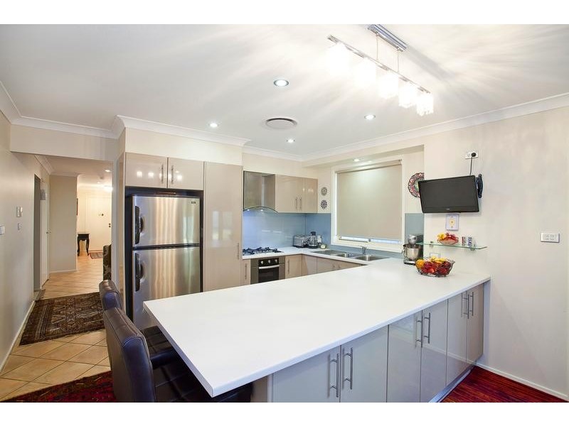 8 Mari Close, Glenmore Park NSW 2745