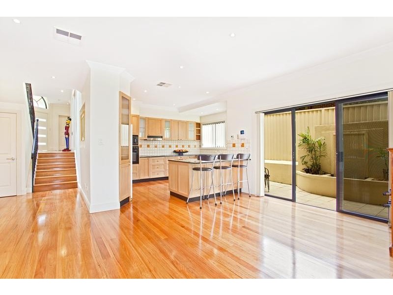 8 Marie Pitt Place, Glenmore Park NSW 2745