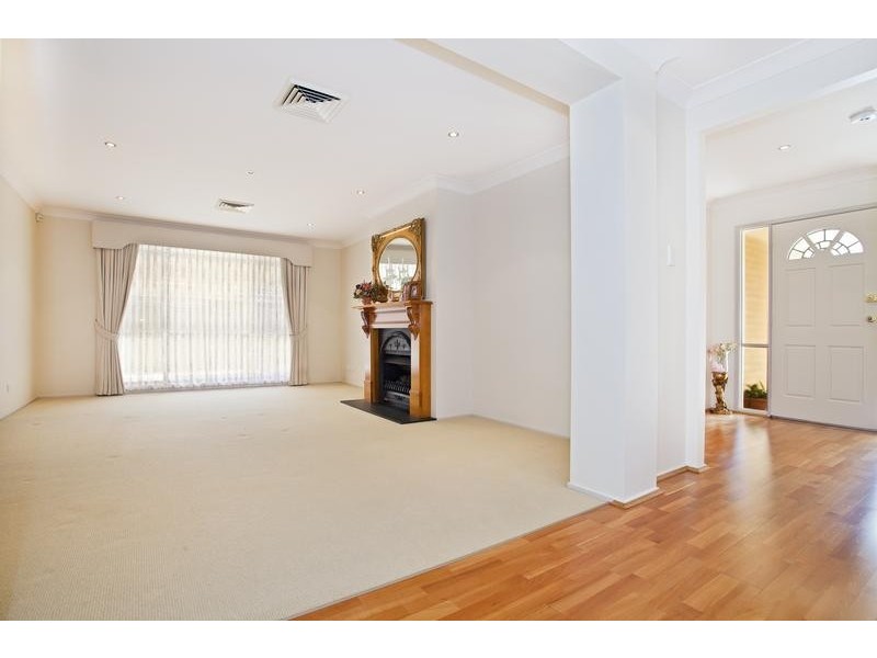 43 Glengarry Drive, Glenmore Park NSW 2745