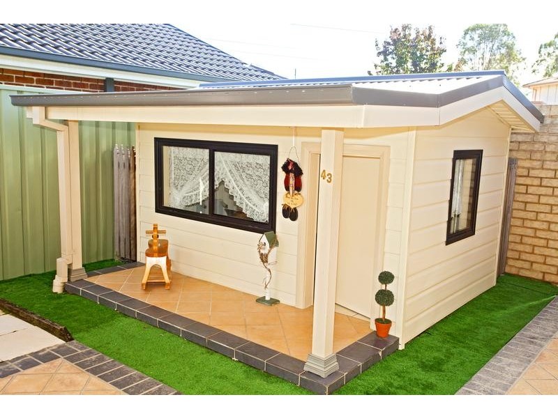 43 Glengarry Drive, Glenmore Park NSW 2745