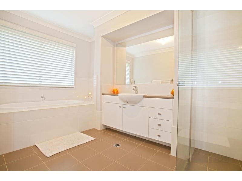 5 Fairwater Court, Glenmore Park NSW 2745