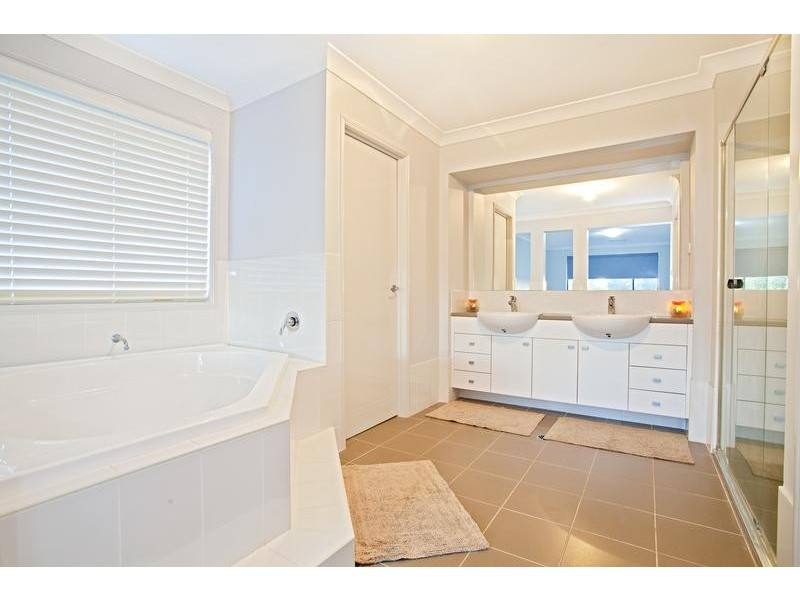 5 Fairwater Court, Glenmore Park NSW 2745