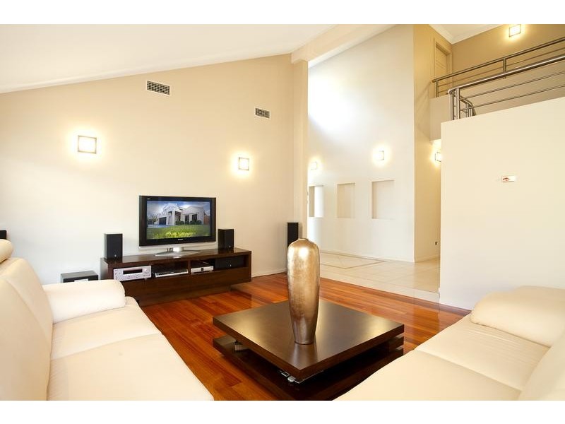 68 Ridgetop Drive, Glenmore Park NSW 2745