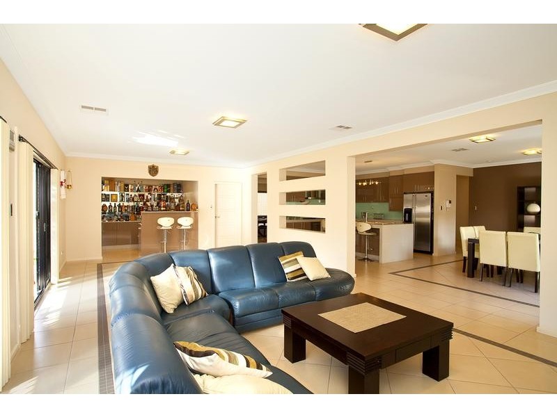 68 Ridgetop Drive, Glenmore Park NSW 2745