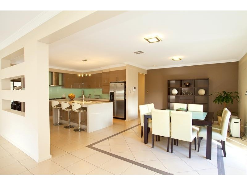 68 Ridgetop Drive, Glenmore Park NSW 2745