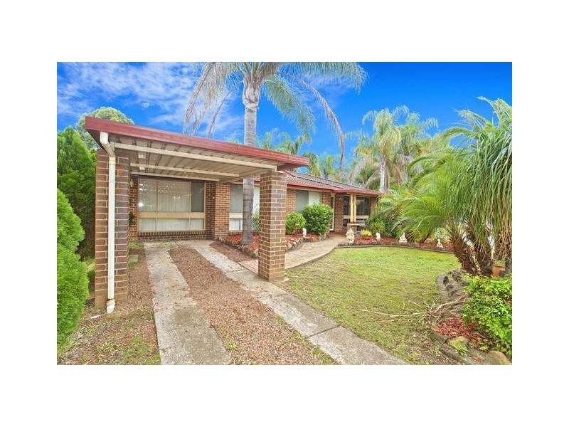 11 Dolphin Close, Claremont Meadows NSW 2747