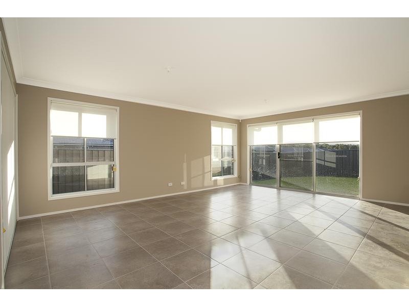 20 Loch Avenue, Glenmore Park NSW 2745